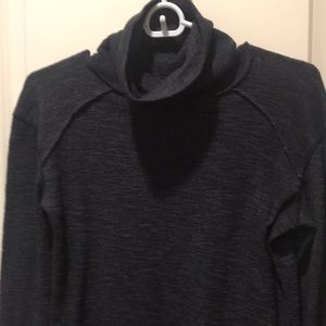 Free People We the Free Turtleneck pullover top Split Back Long Sleeves size XS